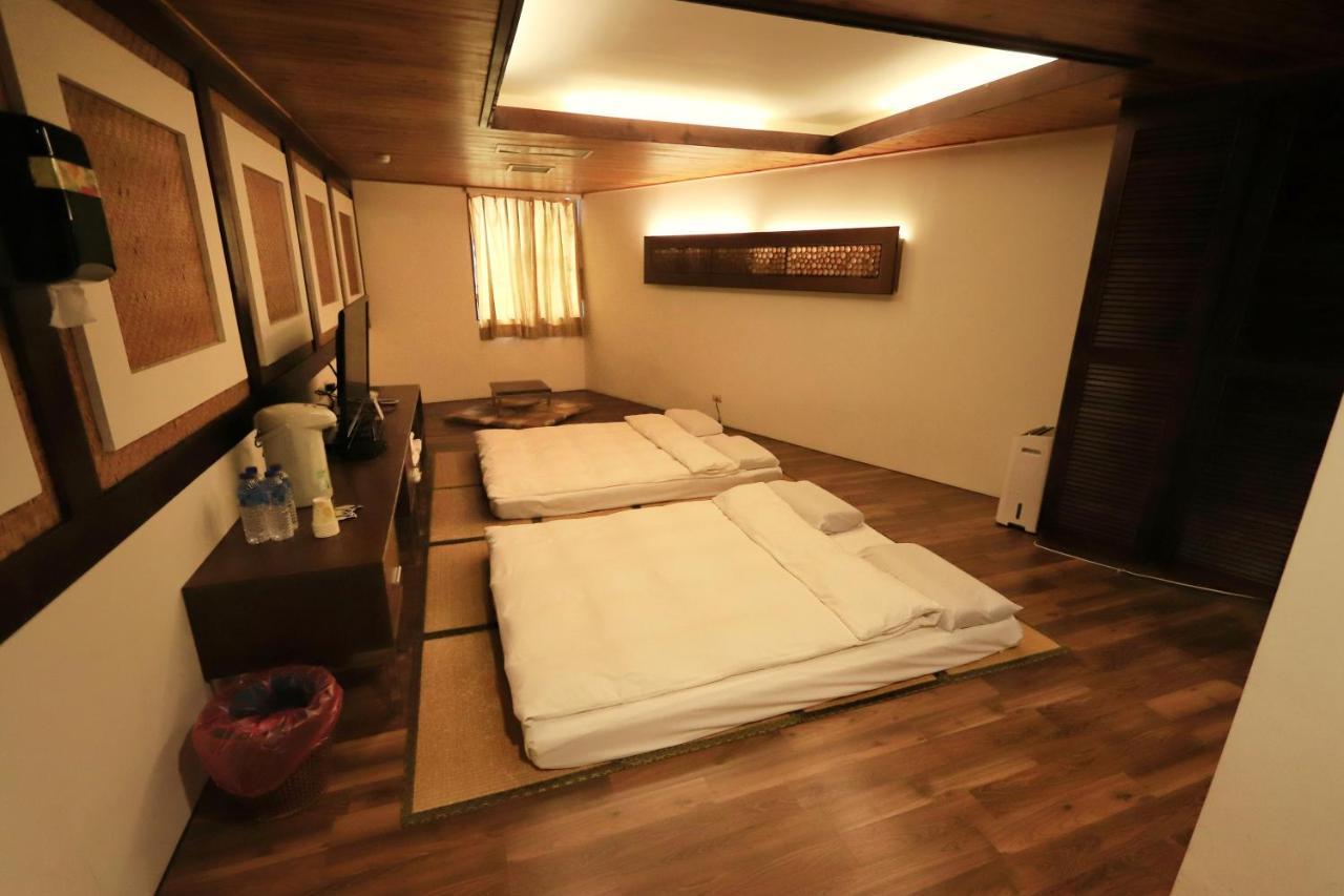 Fenchihu Hotel Bagian luar foto