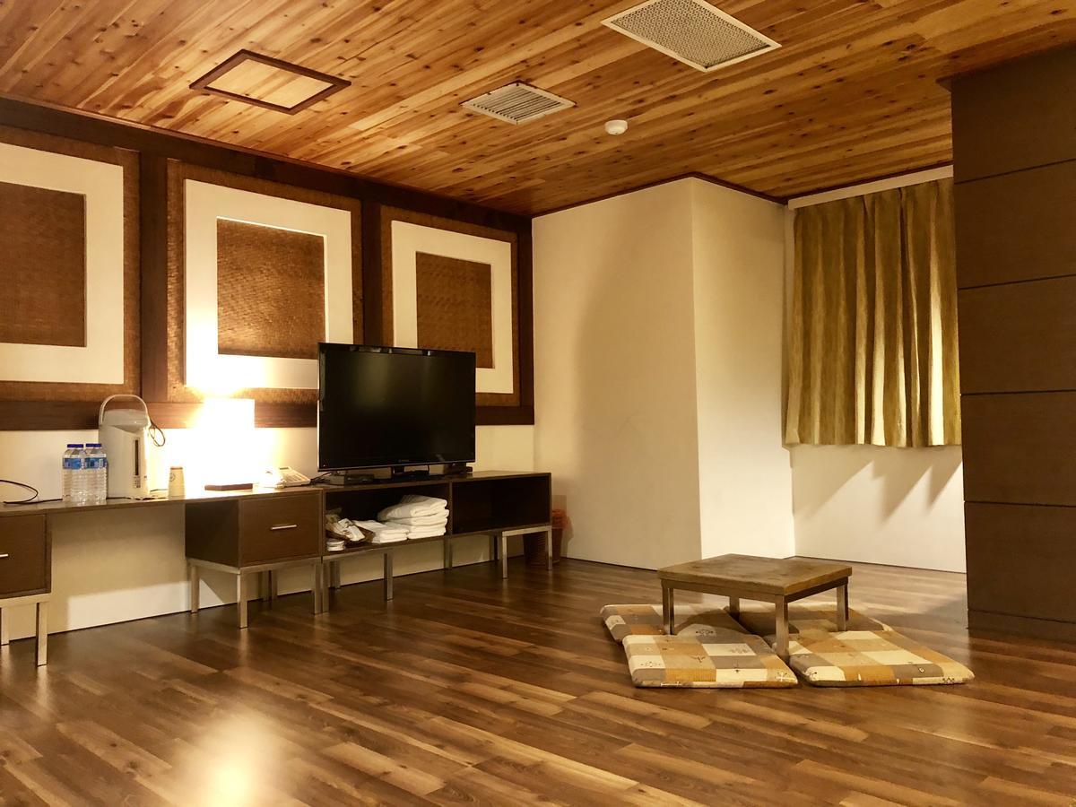 Fenchihu Hotel Bagian luar foto